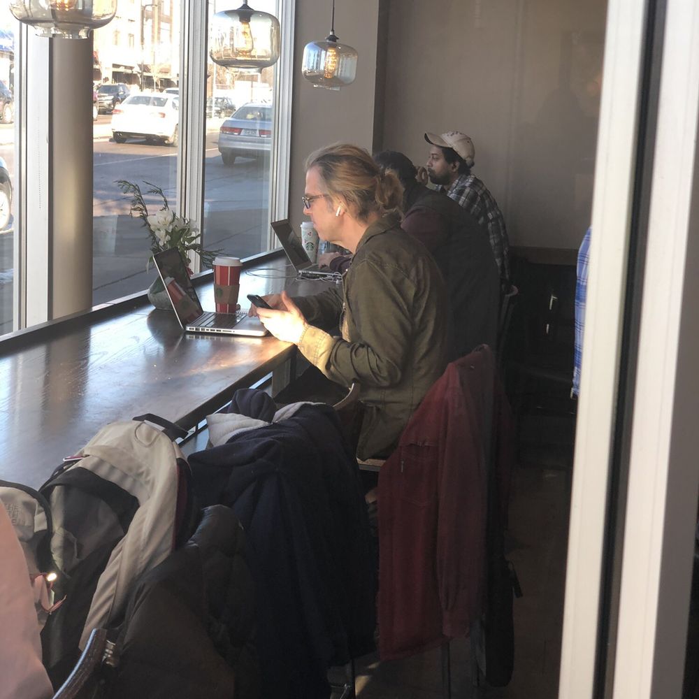 Starbucks - Coffee & Tea Near Me - Minneapolis, Minnesota