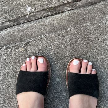 D+W Polish - Pedicure - Nail Salons Near Me - New York, New York D+W Polish - Pedicure - Nail Salons Near Me - New York, New York