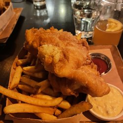 Chilmark Tavern - Halibut fish & chips