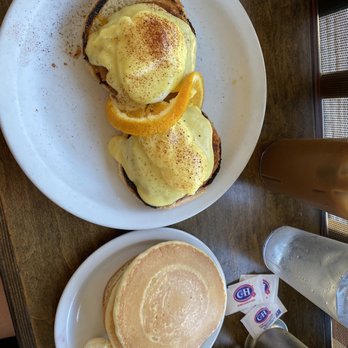 Eggs 'n Things - Crab Cake Benedict & side of 3 Buttermilk Pancakes - Breakfast & Brunch Near Me - Honolulu, Hawaii Eggs 'n Things - Crab Cake Benedict & side of 3 Buttermilk Pancakes - Breakfast & Brunch Near Me - Honolulu, Hawaii