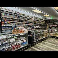 Super Tobacco & Vape - Interior