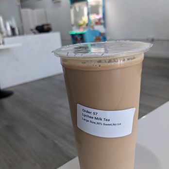 Boba Me - Large lychee milk tea - Desserts Near Me - Alameda, California