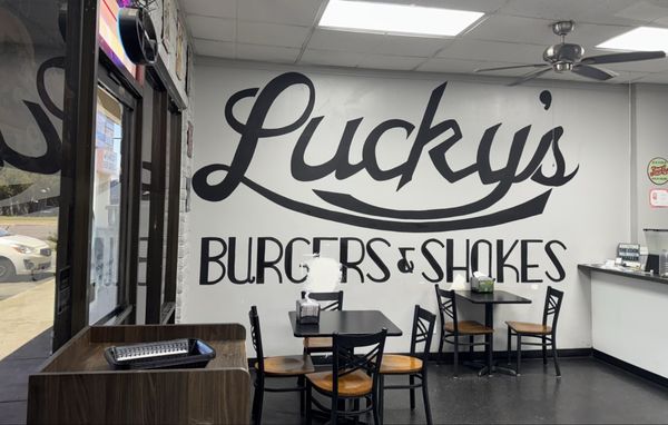 Lucky's Burgers & Shakes by null