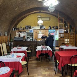 Mezza Luna - A small and cozy cave restaurant.