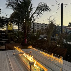 Lefty’s Oyster & Seafood Bar - Outdoor fire pit table seating