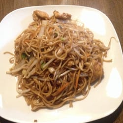Thang Long - Gebratene Nudeln mit Hühnchen und Gemüse (Nr.22) 4,50€