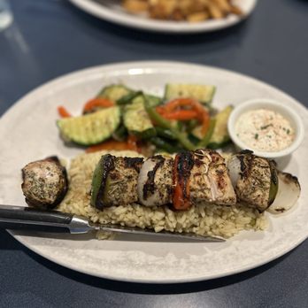 Demitris Taverna - Chicken kebab with fresh veggies, and rice - Greek Near Me - Livermore, California Demitris Taverna - Chicken kebab with fresh veggies, and rice - Greek Near Me - Livermore, California