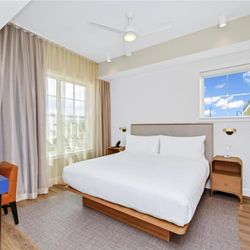 Embassy Suites by Hilton Orlando Sunset Walk - Guest room
