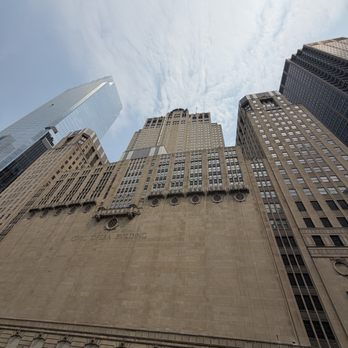 Wendella Tours & Cruises - The Opera Building - Boat Charters Near Me - Chicago, Illinois