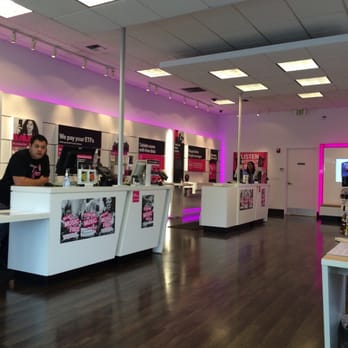 T-Mobile Experience Store - The store layout - Mobile Phones Near Me - Puyallup, Washington T-Mobile Experience Store - The store layout - Mobile Phones Near Me - Puyallup, Washington