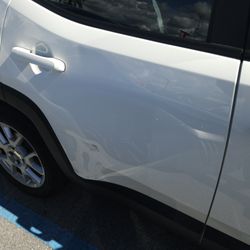 Avis Autonoleggio - More dents