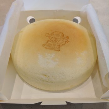 Uncle Tetsu - Original cheesecake. Spongy, not overly sweet. - Desserts Near Me - San Mateo, California