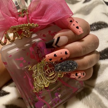 Nail Designs by Marie - Hearts - Nail Salons Near Me - Murrieta, California