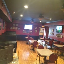 Rosati's Pizza - Dining room