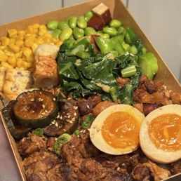 Taiwaneses Braised Pork Belly Over Rice