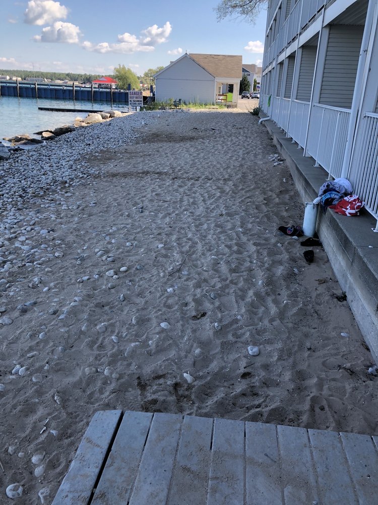 HAMILTON INN SELECT BEACHFRONT 121 Photos & 133 Reviews Hotels