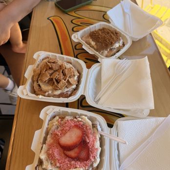 All About The Cinnamon - Cookie butter Cinnamon Toast Crunch  Strawberry shortcake - Desserts Near Me - Sherman Oaks, California