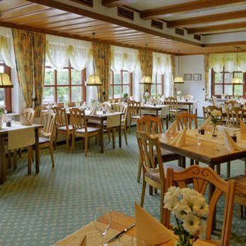 Landhotel Zur Eiche - Restaurant Eichenzimmer - Hotels Near Me - Buxtehude, NI