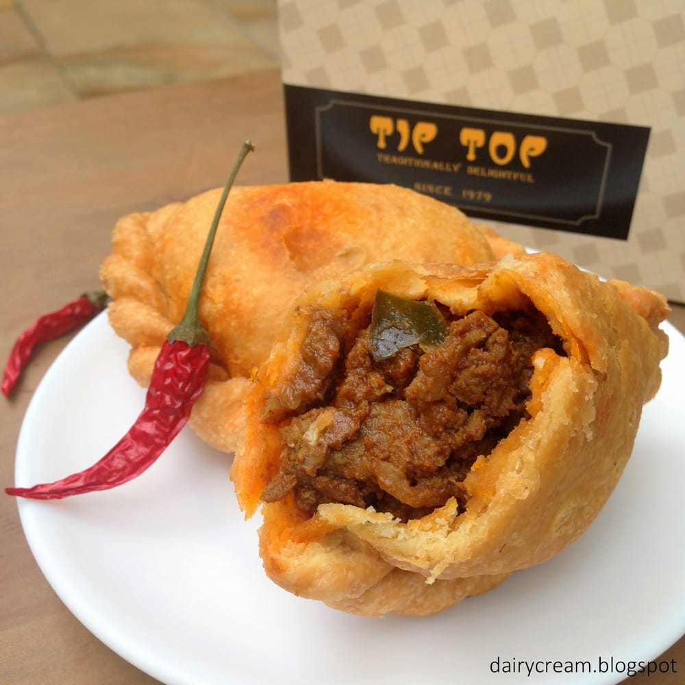 TIP TOP CURRY PUFF 1 Raffles Place, Singapore, Singapore Street