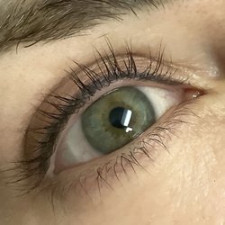 Natural Look Permanent Cosmetics - Jeanee Lusby - Healed lash enhancement by Jeanee Lusby.
* Create definition
* Give the illusion of a thicker lash line
* Make your eye color pop