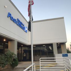 United States Post Office - Front entrance