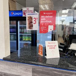 Golden Pizza - Counter