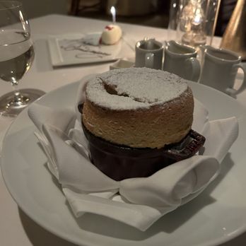 Halekulani Hotel - souffle - Hotels Near Me - Honolulu, Hawaii Halekulani Hotel - souffle - Hotels Near Me - Honolulu, Hawaii