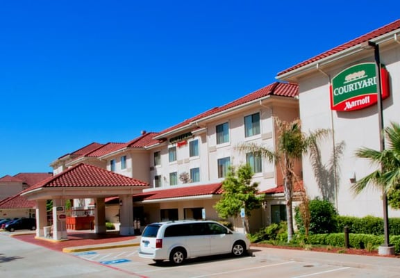 Courtyard by Marriott Houston Rice University by null