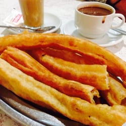Chocolatería Virgen de los Reyes - De navideñas maneras... Chocolate con churros!!!