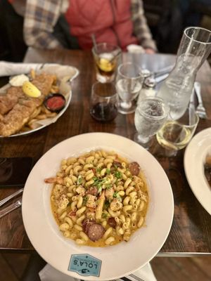 Lola's Lakehouse by null