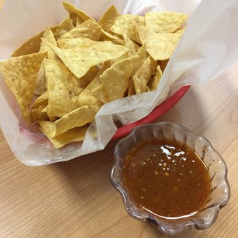 Taqueria Mexico - Fresh hot chips and delicious salsa - Mexican Near Me - Albuquerque, New Mexico