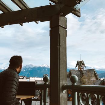 Sunhouse Cafe - Snow capped Mountain Views for brunch - Cafes Near Me - Jasper, Alberta