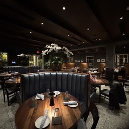 SAINT - Updated March 2026 - 532 Photos & 249 Reviews - 44 Avenida ...