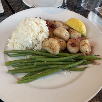 Fanizzi's - Seared scallops - New American Near Me - Provincetown, Massachusetts Fanizzi's - Seared scallops - New American Near Me - Provincetown, Massachusetts