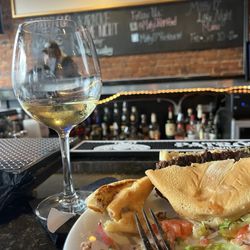 Matty D's Restaurant & Bar - Burger