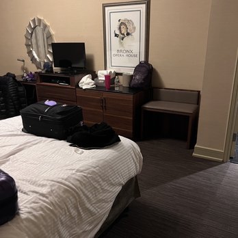 Opera House Hotel - Hotels Near Me - Bronx, New York