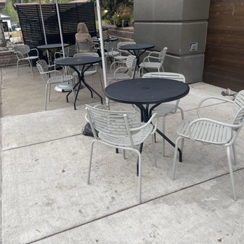 Yeti’s Grind - Outdoor seating - Breakfast & Brunch Near Me - Vail, Colorado Yeti’s Grind - Outdoor seating - Breakfast & Brunch Near Me - Vail, Colorado