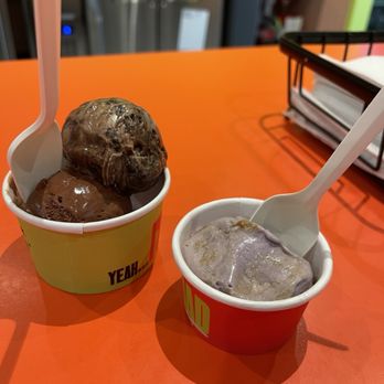 Bad Walter's Bootleg Ice Cream - Ma-Nilla dream (right) and the big chill/George Costanza (left) - Ice Cream & Frozen Yogurt Near Me - Oakland, California