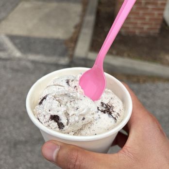 Pendleton Parlor: Ice Cream & Cookie Dough - Cookies and Cream Non dairy - Ice Cream & Frozen Yogurt Near Me - Cincinnati, Ohio Pendleton Parlor: Ice Cream & Cookie Dough - Cookies and Cream Non dairy - Ice Cream & Frozen Yogurt Near Me - Cincinnati, Ohio