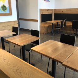 Moushi - Clean simple restaurant