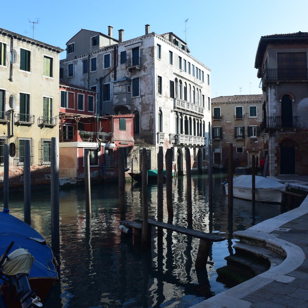 Locanda Gaffaro - Canal view immediately from the hotel's outer courtyard - Hotels Near Me - Venezia, VE