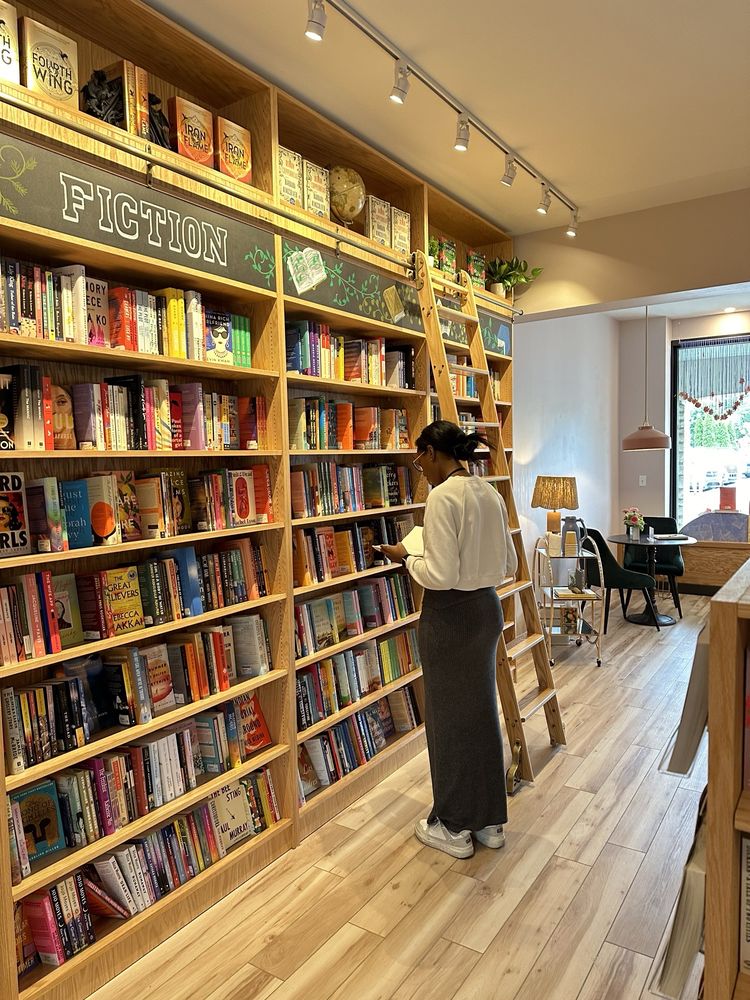 Storyline Bookshop Logo