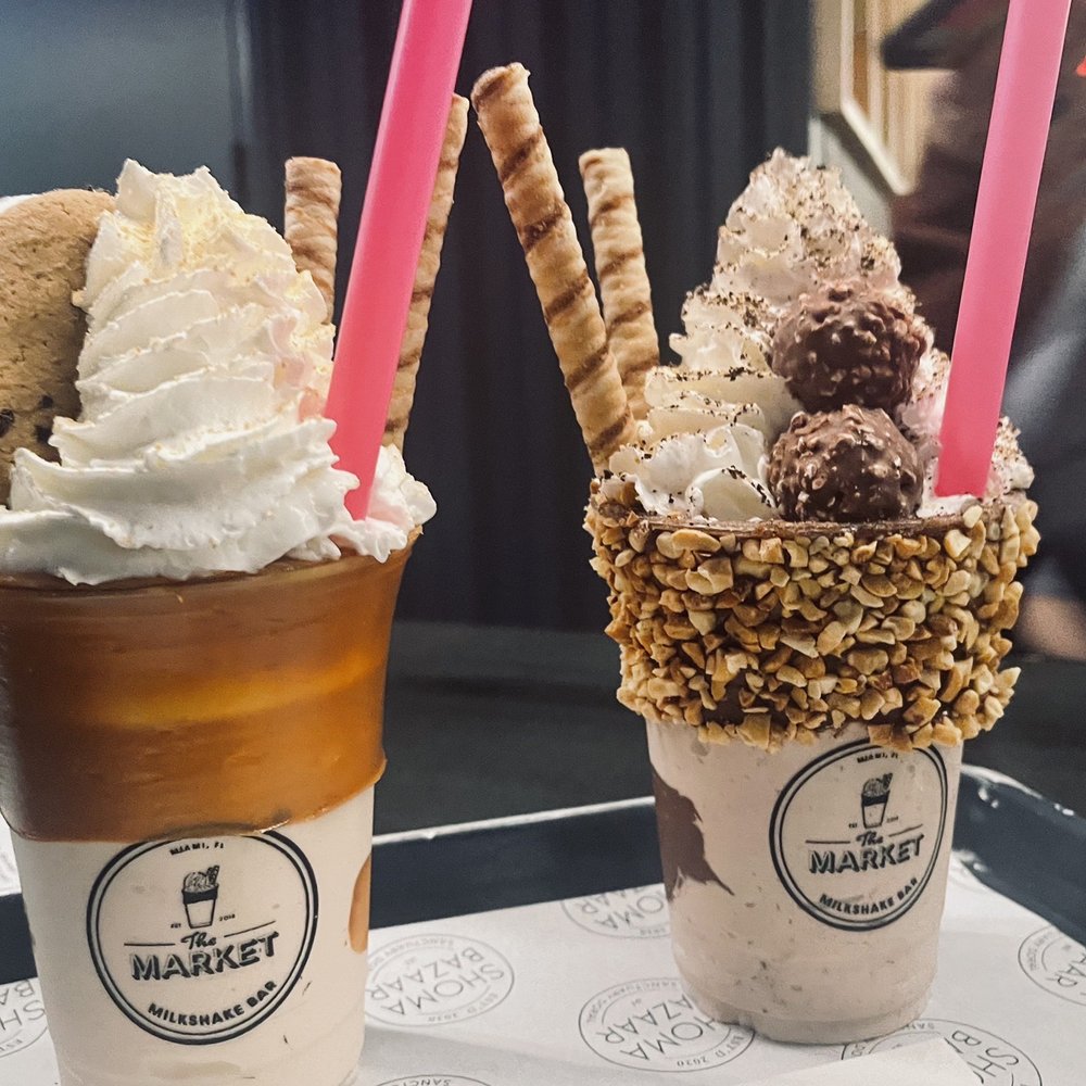 Dulce de Leche Milkshake & Ferrero Roche Milkshake Dulce de Leche Milkshake & Ferrero Roche Milkshake