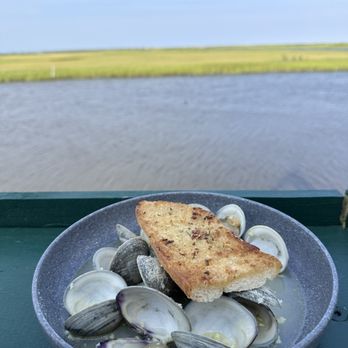 Mott's Creek Inn - Drunken clams - Bars Near Me - Galloway, New Jersey Mott's Creek Inn - Drunken clams - Bars Near Me - Galloway, New Jersey