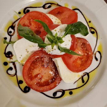 Trattoria Pontini - Caprese salad - Trattorie Near Me - Venezia, VE Trattoria Pontini - Caprese salad - Trattorie Near Me - Venezia, VE