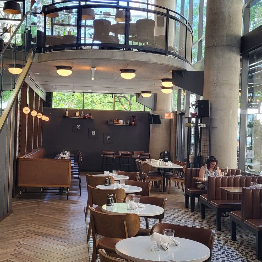 River North Bistro - Main dining area - American Near Me - Chicago, Illinois River North Bistro - Main dining area - American Near Me - Chicago, Illinois