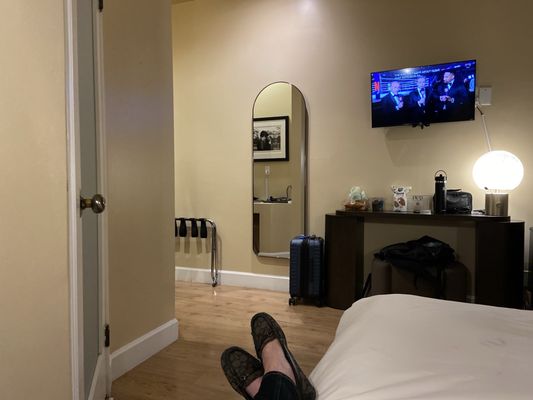 The Crescent Hotel Beverly Hills, Sonder by null