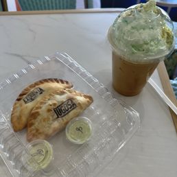 Empanadas and pistachio latte