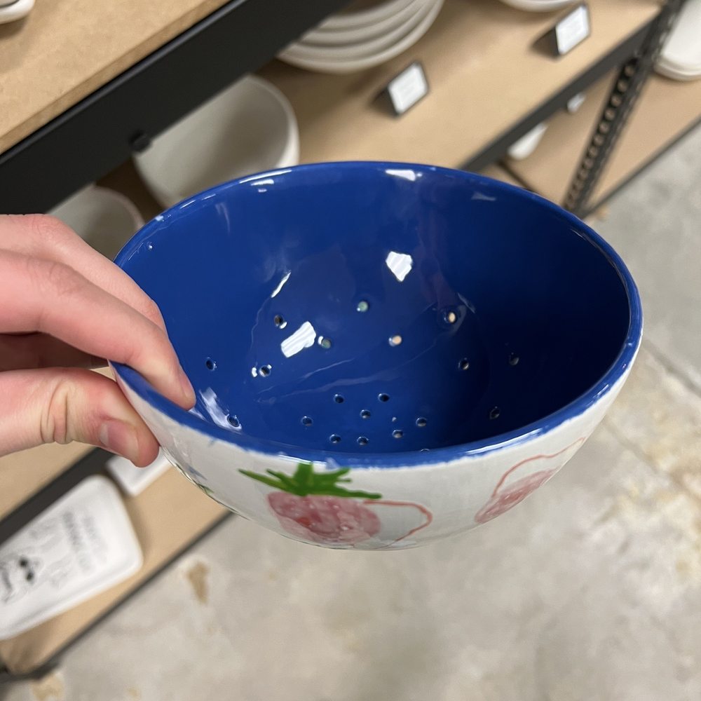 Glaze & Phase - Strainer bowl on display! Definitely doing this next time! - Arts & Crafts Near Me - Englewood, Colorado