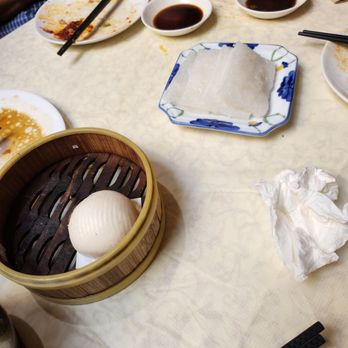 Chefs Wok - The complimentary white sugar sponge cake the manager gave us as an apology. - Dim Sum Near Me - Alameda, California